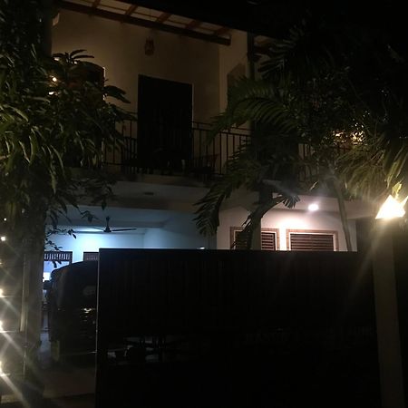 Flip Flop Inn Mirissa Exterior foto